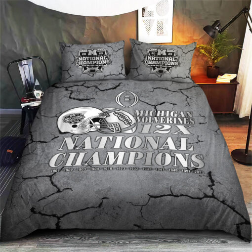Michigan Wolverines Football bedding set duvet cover pillow shams WOAHTEE0524SR